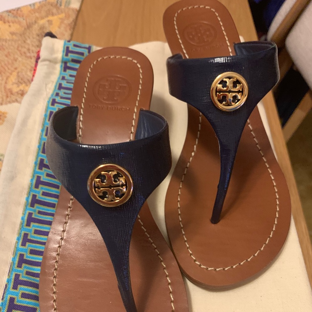 Tory Burch Cameron Wedge. Blue/Gold. NEVER WORN.